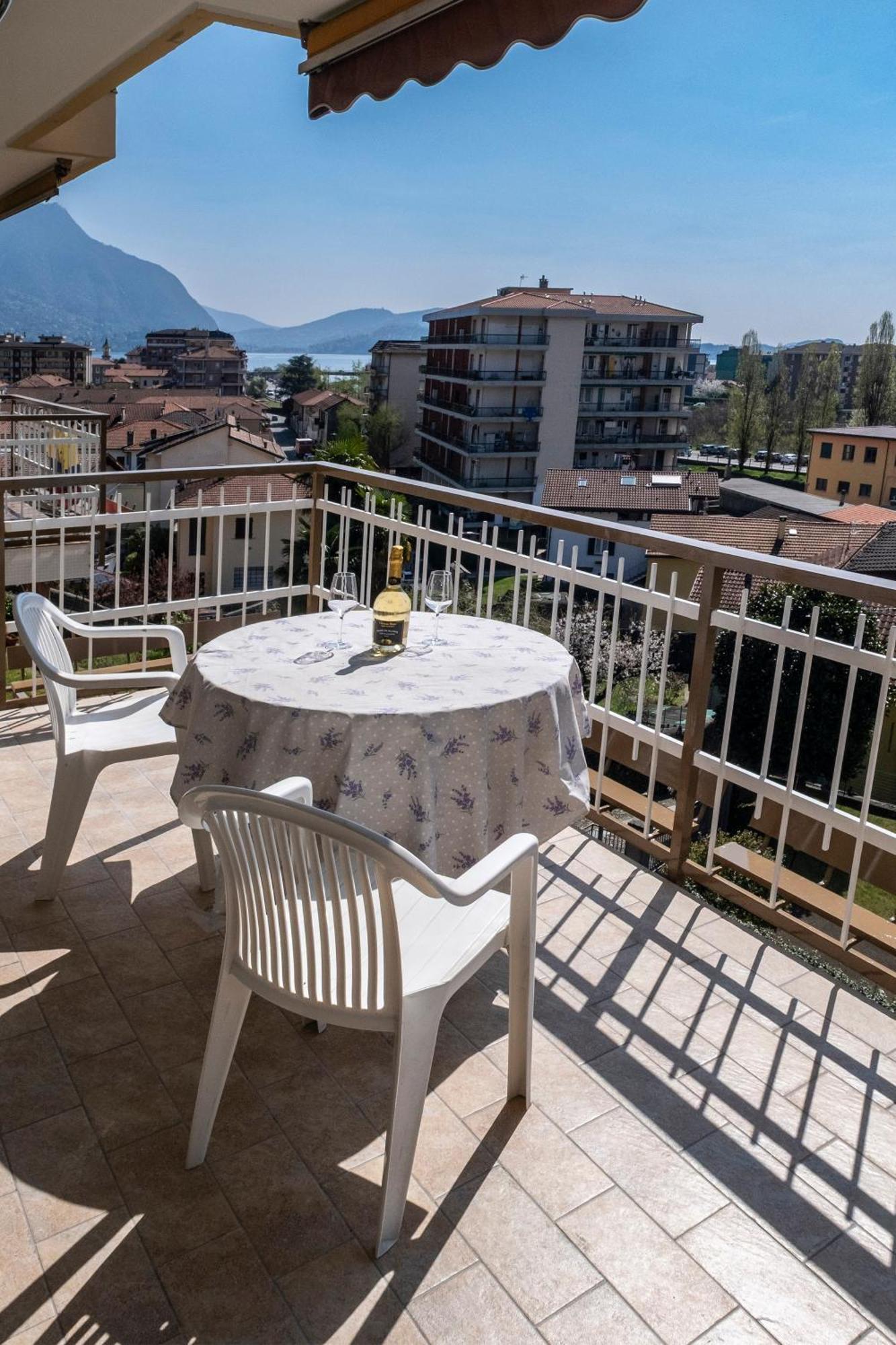 Casa Vacanze Heidi Vista Lago Verbania Dış mekan fotoğraf